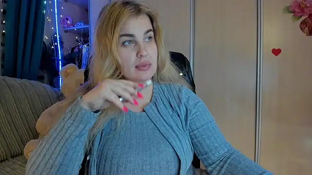 CoraSwon online show from March 2026 05:52:02 PM