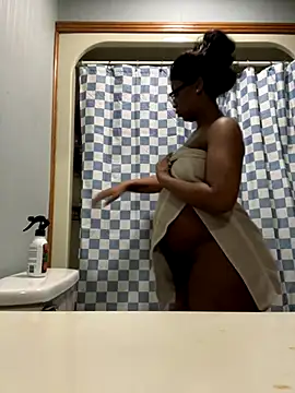 KLoveeee online show from November 2025 01:04:02 AM