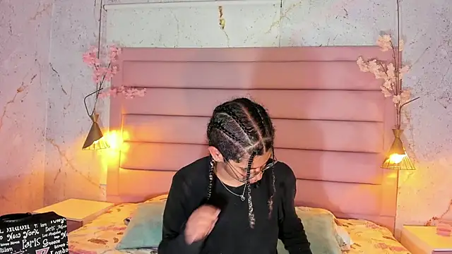 Maxim-Walker online show from October 2025 03:03:02 AM