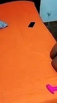 Snapshot of littlebrunett chatting on February 2025 11:02:01 AM littlebrunett online show from February 2025 11:02:01 AM