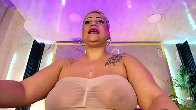 GianellaCox  online show from March 2025 01:35:02 PM