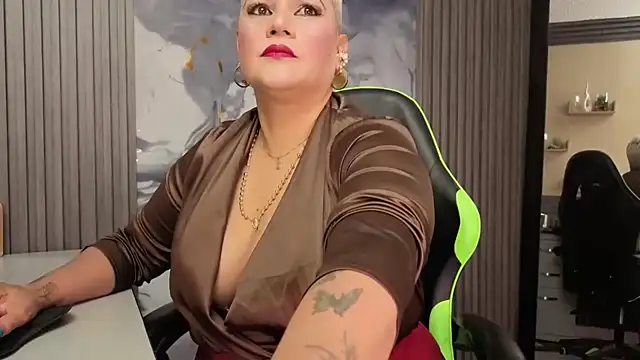 Snapshot of GianellaCox_ chatting on June 2026 11:53:01 AM GianellaCox online show from June 2026 11:53:01 AM