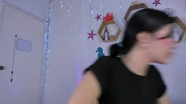 Emiily Parkerr online show from March 2025 03:02:02 AM