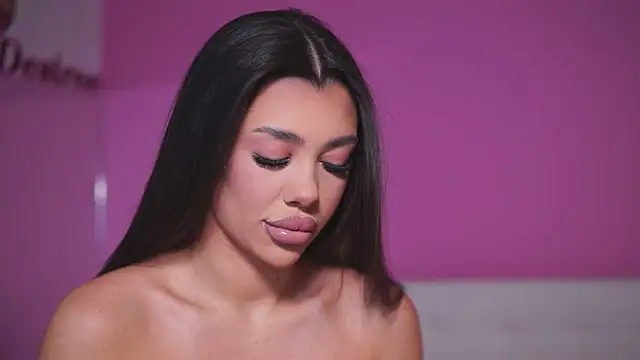 Snapshot of NatyDesiree chatting on March 2025 05:09:01 AM NatyDesiree online show from March 2025 05:09:01 AM