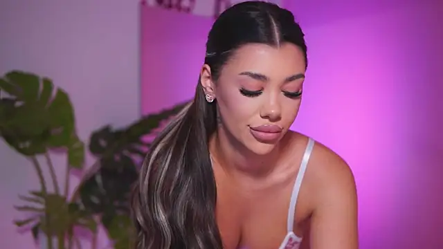 Snapshot of NatyDesiree chatting on March 2025 11:22:02 AM NatyDesiree online show from March 2025 11:22:02 AM