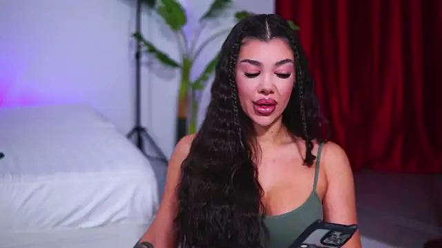 Snapshot of NatyDesiree chatting on October 2025 09:07:02 AM NatyDesiree online show from October 2025 09:07:02 AM