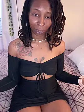 Snapshot of LeyaHoneybuns chatting on February 2025 03:40:01 PM LeyaHoneybuns online show from February 2025 03:40:01 PM