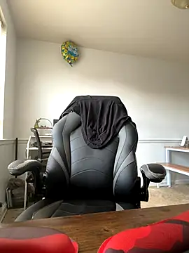 Snapshot of LeyaHoneybuns chatting on September 2025 03:44:01 PM LeyaHoneybuns online show from September 2025 03:44:01 PM