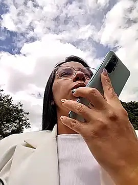 Mariam Gomezxxx online show from September 2025 03:00:02 PM