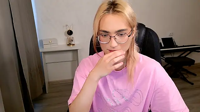 CuteYukiKun online show from January 2026 08:18:01 AM