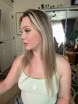 lexi luv online show from February 2025 10:21:01 PM