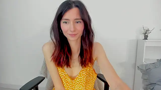 crystalnut online show from November 2025 04:11:02 AM