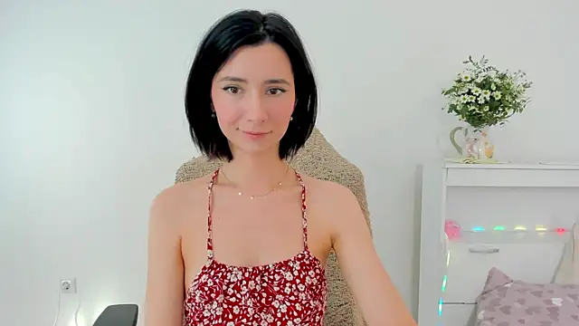 crystalnut online show from February 2026 03:25:01 AM