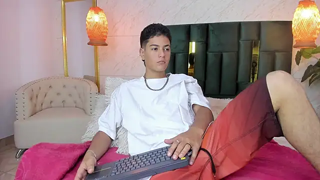 Levy Steve online show from November 2025 03:38:01 AM