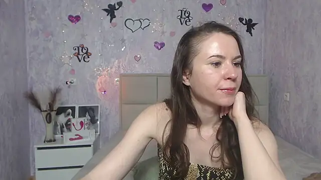 Snapshot of KaraCriegs chatting on February 2025 12:30:01 AM KaraCriegs online show from February 2025 12:30:01 AM