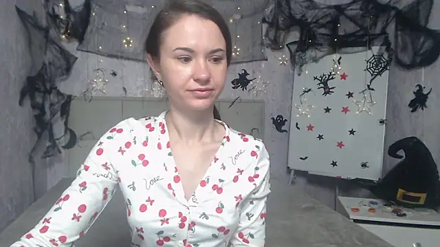 Snapshot of KaraCriegs chatting on October 2025 05:46:02 PM KaraCriegs online show from October 2025 05:46:02 PM