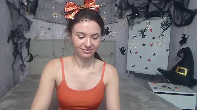 Snapshot of KaraCriegs chatting on October 2025 05:13:02 PM KaraCriegs online show from October 2025 05:13:02 PM
