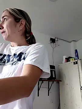 Iris love18 online show from February 2026 03:21:01 PM