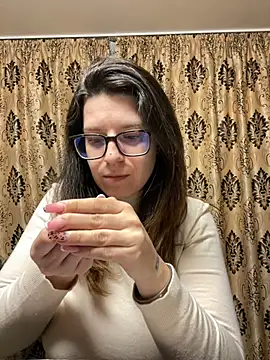 NadiraNoor online show from April 2026 10:26:02 PM