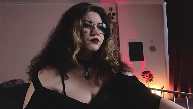 Laura Karamazov online show from February 2026 11:03:01 AM