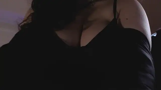 Laura Karamazov online show from February 2026 10:03:02 AM