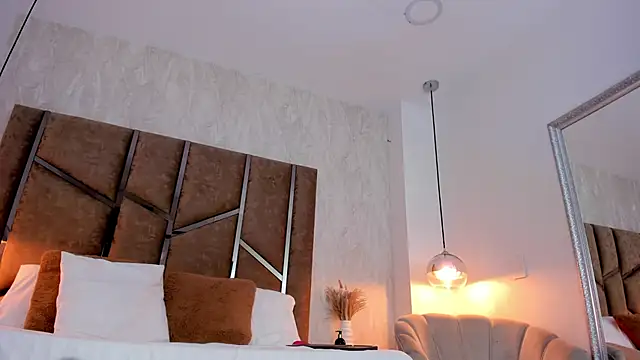 Snapshot of Martinaa_Jones_ chatting on February 2026 12:20:01 PM Martinaa Jones online show from February 2026 12:20:01 PM