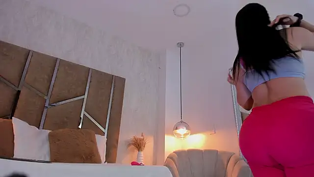 Snapshot of Martinaa_Jones_ chatting on February 2026 12:10:02 PM Martinaa Jones online show from February 2026 12:10:02 PM