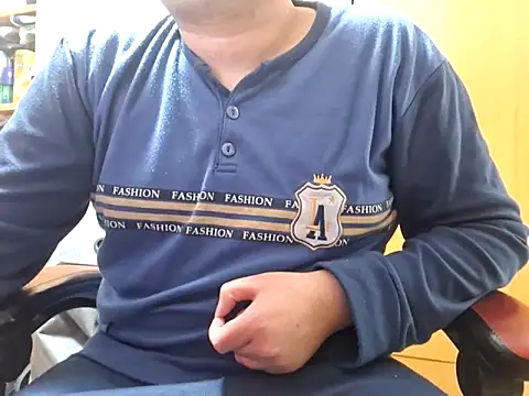 Javier bear online show from February 2025 10:28:01 PM