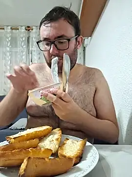 Snapshot of Javier_bear chatting on June 2026 08:10:01 PM Javier bear online show from June 2026 08:10:01 PM