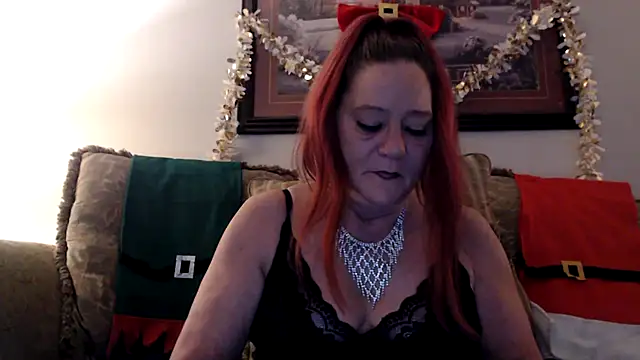 Snapshot of LexxiLeeds chatting on December 2024 12:43:02 AM LexxiLeeds online show from December 2024 12:43:02 AM