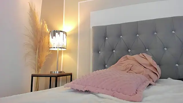 Snapshot of mailin18 chatting on January 2025 04:32:01 AM mailin18 online show from January 2025 04:32:01 AM