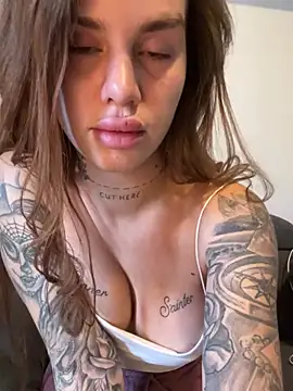 EmiliaCatalina online show from March 2025 09:21:02 PM