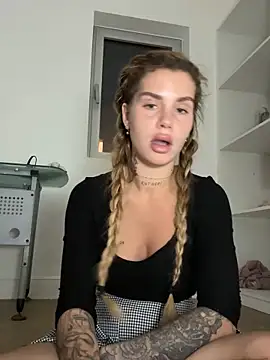 EmiliaCatalina online show from November 2025 05:09:01 AM