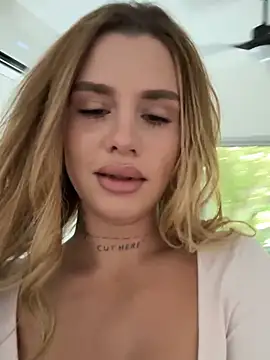 EmiliaCatalina online show from November 2025 07:46:02 PM