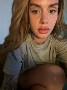 EmiliaCatalina online show from March 2026 01:01:02 AM