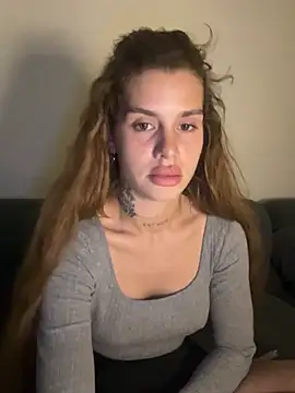 EmiliaCatalina online show from April 2026 11:35:02 PM