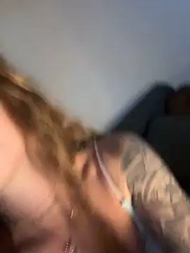 EmiliaCatalina online show from April 2026 11:51:02 PM