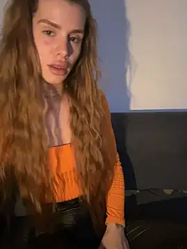 Snapshot of EmiliaCatalina chatting on July 2026 01:12:01 AM EmiliaCatalina online show from July 2026 01:12:01 AM