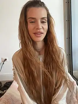 Snapshot of EmiliaCatalina chatting on August 2026 05:34:02 PM EmiliaCatalina online show from August 2026 05:34:02 PM