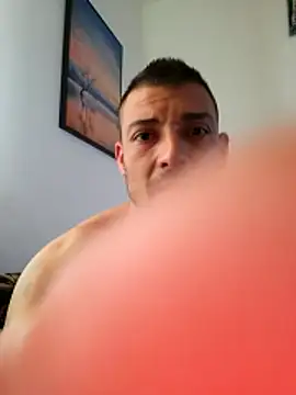 Snapshot of Zoltanioan26 chatting on April 2026 07:39:01 AM Zoltanioan26 online show from April 2026 07:39:01 AM