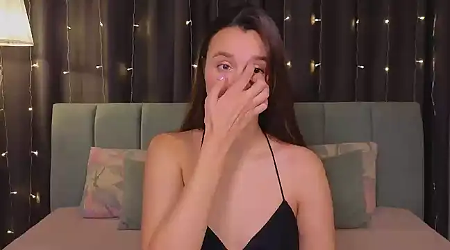 Snapshot of Sweet_heaven chatting on December 2024 08:55:01 PM Sweet heaven online show from December 2024 08:55:01 PM