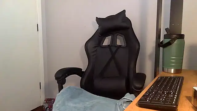 Smoker Ginger online show from March 2025 06:01:02 PM