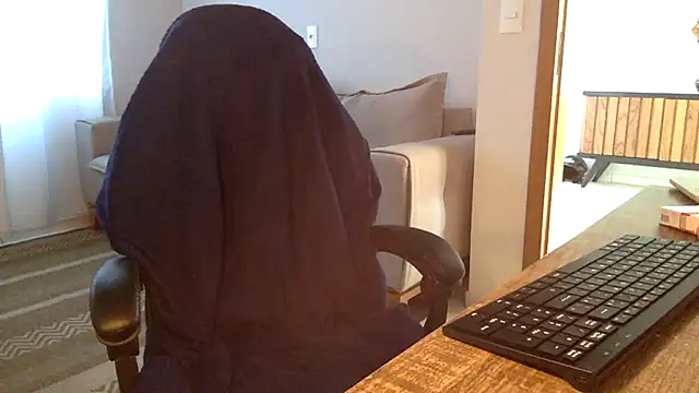 Smoker Ginger online show from March 2026 12:38:01 PM