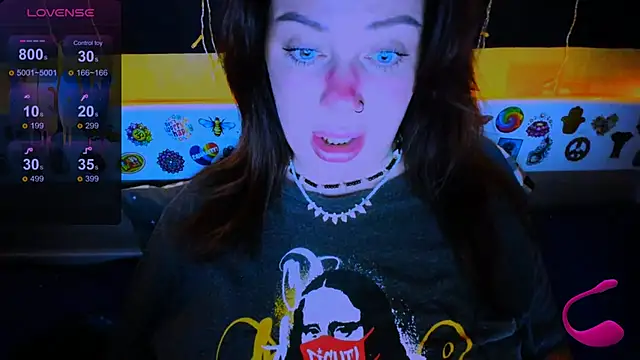 EllieOz online show from March 2025 05:34:02 PM