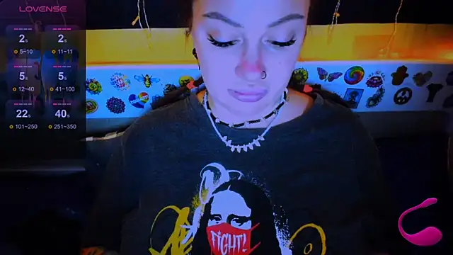 EllieOz online show from March 2025 10:59:01 PM