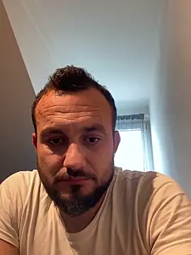 Snapshot of cosmin9000 chatting on October 2025 10:25:01 AM cosmin9000 online show from October 2025 10:25:01 AM