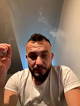 Snapshot of cosmin9000 chatting on November 2025 08:45:01 AM cosmin9000 online show from November 2025 08:45:01 AM