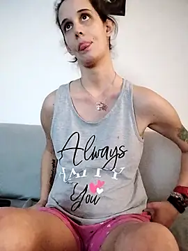 LauraBaby online show from November 2025 01:48:01 PM