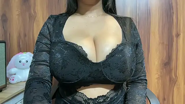 julie 08 online show from March 2026 07:07:02 PM