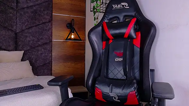 Snapshot of nahomi_campbell chatting on January 2026 08:12:01 PM nahomi campbell online show from January 2026 08:12:01 PM